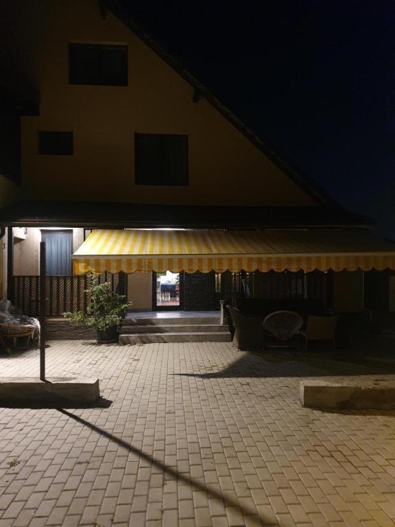 Pensiunea Relax Curtea de Argeş Eksteriør bilde